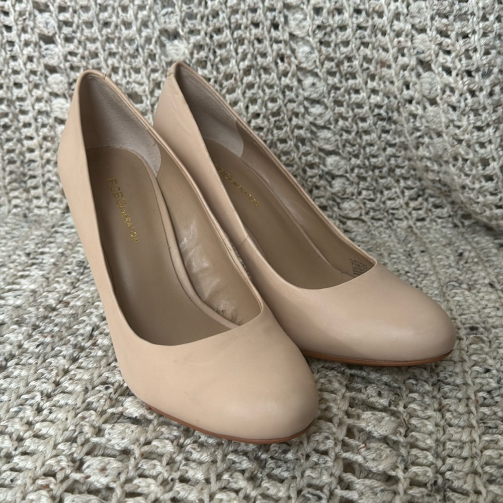 BCBGeneration classic pumps
